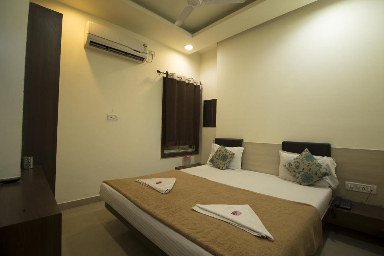 Hotel Maa Ganga Palace Бхопал Экстерьер фото